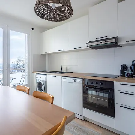 Lumineux A Emplacement Ideal Refait A Neuf *